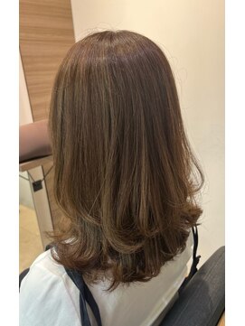 エメリー 静岡呉服町店(AMELY) ミディアムレイヤー×馴染ませハイライト
