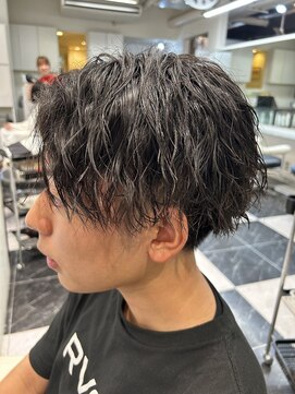 テテ(TETE) センターパート/ツイストスパイラル