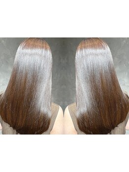 一人一人に合わせた施術で、真っ直ぐ過ぎない自然な仕上がりに大満足☆髪のダメージを和らげて極上の手触り