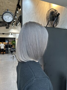 ヴァイス 渋谷店(VAICE) シルバーグレー/ケアブリーチ/ショート