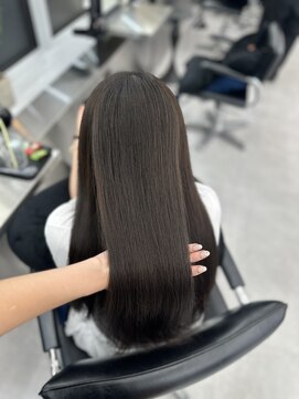 アルドーレフィエロ シンサイバシ(Ardore fiero shinsaibashi) 暗髪艶カラー