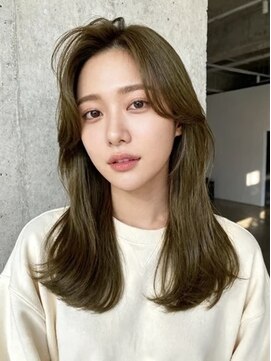 ミディアム成人式髮型シルバーアッシュ髪型ショート40代髪型