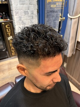 漢前フェードスパイラル <理容室>[メンズ/シェービング/上野]