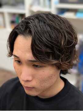 メンズミディアム・パーマスタイル