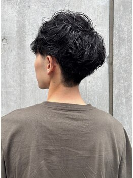 ベベ('BEBE)の写真/カウンセリングで要望をくみ取り、骨格や髪質を見極めてカットしてくれるから、ONもOFFもキマるスタイル！