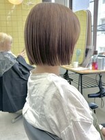 ヒビヲ(HIBIO)&nbsp;タッセルボブ切りっぱなしボブ外ハネボブベージュダブルカラー