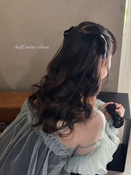 オリ('Oli) お呼ばれヘアセット×ハーフツイン