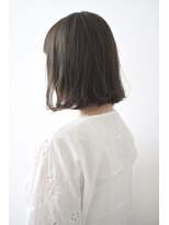 ヴィッカエコル (vicca 'ekolu)&nbsp;《ekolu横山》ミディアムボブ×グレージュカラー