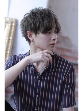 アドール(ADOR) イケメン 束感 無造作 韓国風 センターパート 【ADOR＊HIRO】