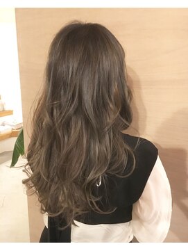 ヘアアンドスパ モア(Hair&Spa More By LikkleMore) ハイライト グレージュ【王子 加藤 グレージュ リコモ】