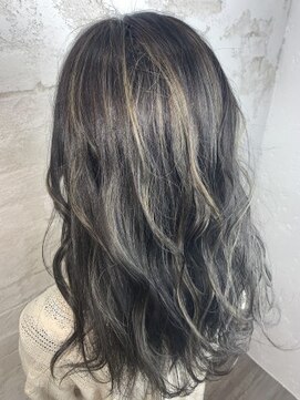 プライズ アイリス 池袋東口店(prize Iris) コントラストハイライトイルミナカラー池袋東口