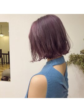 マウロア(MAULOA) "切りっぱなしボブ×ダークチェリーピンク"ayumi