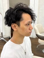 ヘアアンドビューティ ガーデン ベルモール店(HAIR AND BEAUTY GARDEN)&nbsp;ツイストスパイラルパーマメンズセンターパートかき上げヘア