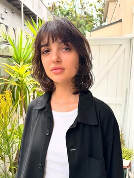 アデ オモテサンドウ(ade omotesando) 人気のレイヤーをワンカール巻いて作る海外風ふんわりミディアム