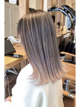 ラグーン(LAGOON) バレイヤージュグレージュハイライトダブルカラーケアブリーチ