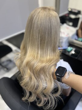 ヘアーデザイン ジェルム(Hair Design germe) 韓国風ブロンドロング / YUDU