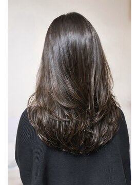 エアー 青山(AIR) ロングレイヤーカット/バタフライカット