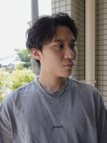 ラロ(raro)&nbsp;センターパートシャドウパーマソフト刈り上げ