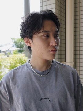 ラロ(raro) センターパートシャドウパーマソフト刈り上げ