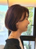 クベル(Kuvel) シルバーベージュのショートボブ
