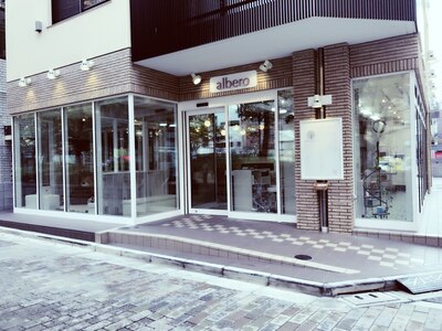 路面店なのでわかりやすい！西池袋公園沿い、駅から2分☆