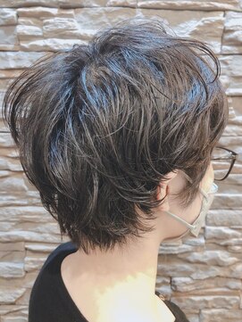 フィーカ(Fika) 黒髪ベリーショート×柔らかパーマ