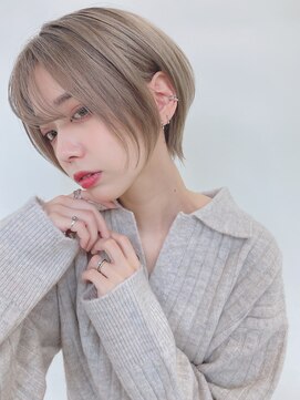 ルービック 京橋(Rubik's) 大人可愛いミルクティーグレージュショートボブ