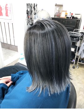 ヘアー アトリエ エゴン(hair atelier EGON) 切りっぱなしミディアムボブ×裾カラー