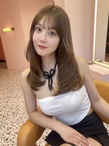 ボタン シブヤ(VOTAN SHIBUYA)&nbsp;ベージュ/韓国ヘア/渋谷/レイヤー/顔まわり/前髪