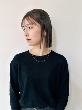 フェイヴィーズ(FavyS) パツッと切りっぱなしボブ