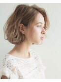 20代30代40代　ふんわり大人ショートボブレイヤースタイル