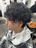 ヒュイル バイ ニアウ(Hwyl by Niau) メンズマッシュプードルパーマニュアンスパーマスパイラルパーマ