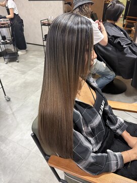 サニー 渋谷(SUNNY) バレイヤージュ、ハイライト、レイヤーロング、グレーベージュ