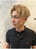 ブリーチハイトーンベージュミルクティーツーブロックツイスパ
