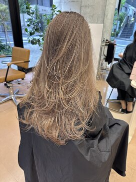 ヌエン 渋谷(NU/EN) ロングレイヤー×ミルクティーカラー