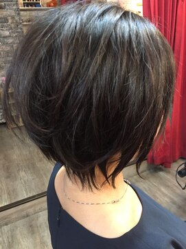 ミステール(Mystere) ステップボーンカット<小顔補正立体カット>