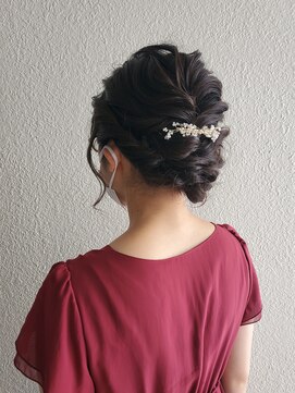 パリスパート2 ゆるふわ 編み込み シニヨン ヘアスタイル