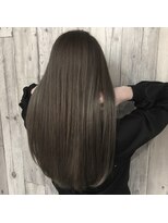 ロータス(Lotus)&nbsp;髪の毛の艶を引き立たせるプラチナグレージュ