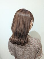 ウミト(Umito)&nbsp;セミロング 外ハネローレイヤー