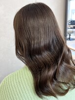 ミュラ(mulah)&nbsp;光に透ける艶髪シアーカラー＊暗めブラウンヨシンモリ巻き