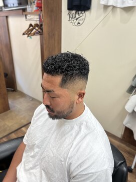 カミクウカンバイイシカワ(KAMIKUKAN by Ishikawa) パーマ&スキンフェード