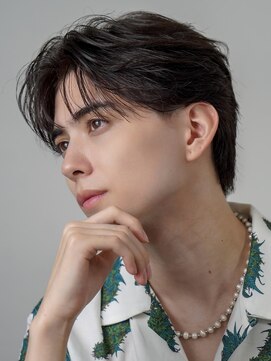 オーシャントーキョーオーバー 渋谷(OCEAN TOKYO OVER) 韓国ヘアカルマパーマカルマバングセンターパート黒髪ウルフ