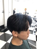 オーシャントーキョー(OCEAN TOKYO)&nbsp;ニュアンスセンターパート(波巻きパーマツーブロック刈り上げ)