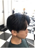 ニュアンスセンターパート(波巻きパーマツーブロック刈り上げ)