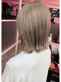 【トレンド】ブリーチカラー　ベージュカラー　ミディアムボブ