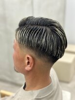 レヴィア(REVIA)&nbsp;メンズカットフェードカット眉毛カットハイライトブリーチ