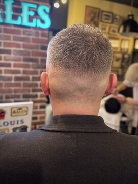 バレス 田町(BALES) スキンフェードフェザーアップ