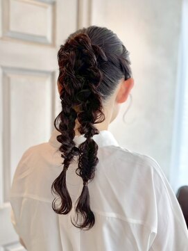 アロマ ヘアー ルーム 新宿3号店(AROMA hair room) 編み込みツインアレンジ/華やかアップスタイル/イベントヘア