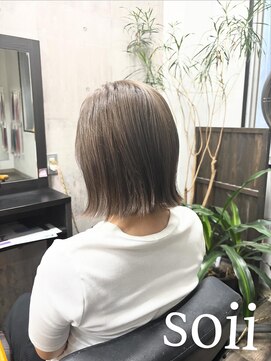 美容室 ソーイ(Soii) オリーブベージュ