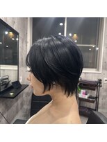 アンダーバーホワイト 南海難波店(_WHITE)&nbsp;ブリーチ一回でできるブルーブラック×ショートカット